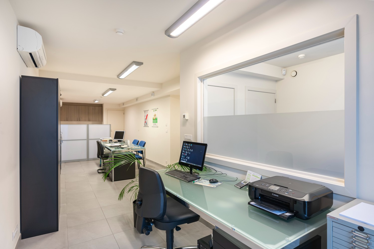 Start je zaak zonder zorgen – ingericht handelspand met parkeerplaatsen - foto 1