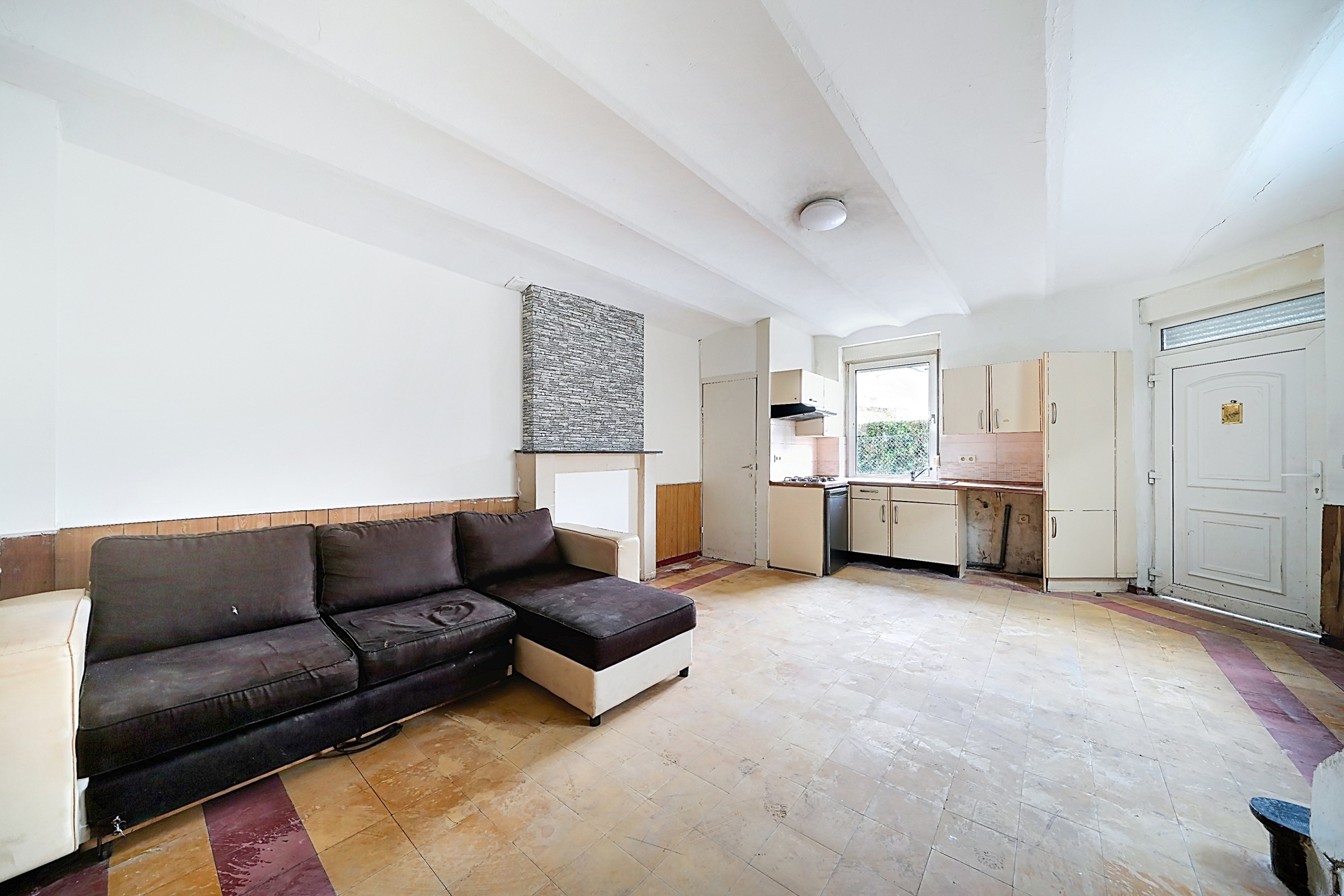 Huis te koop in Montignies-Sur-Sambre met 2 slaapkamers - foto 3