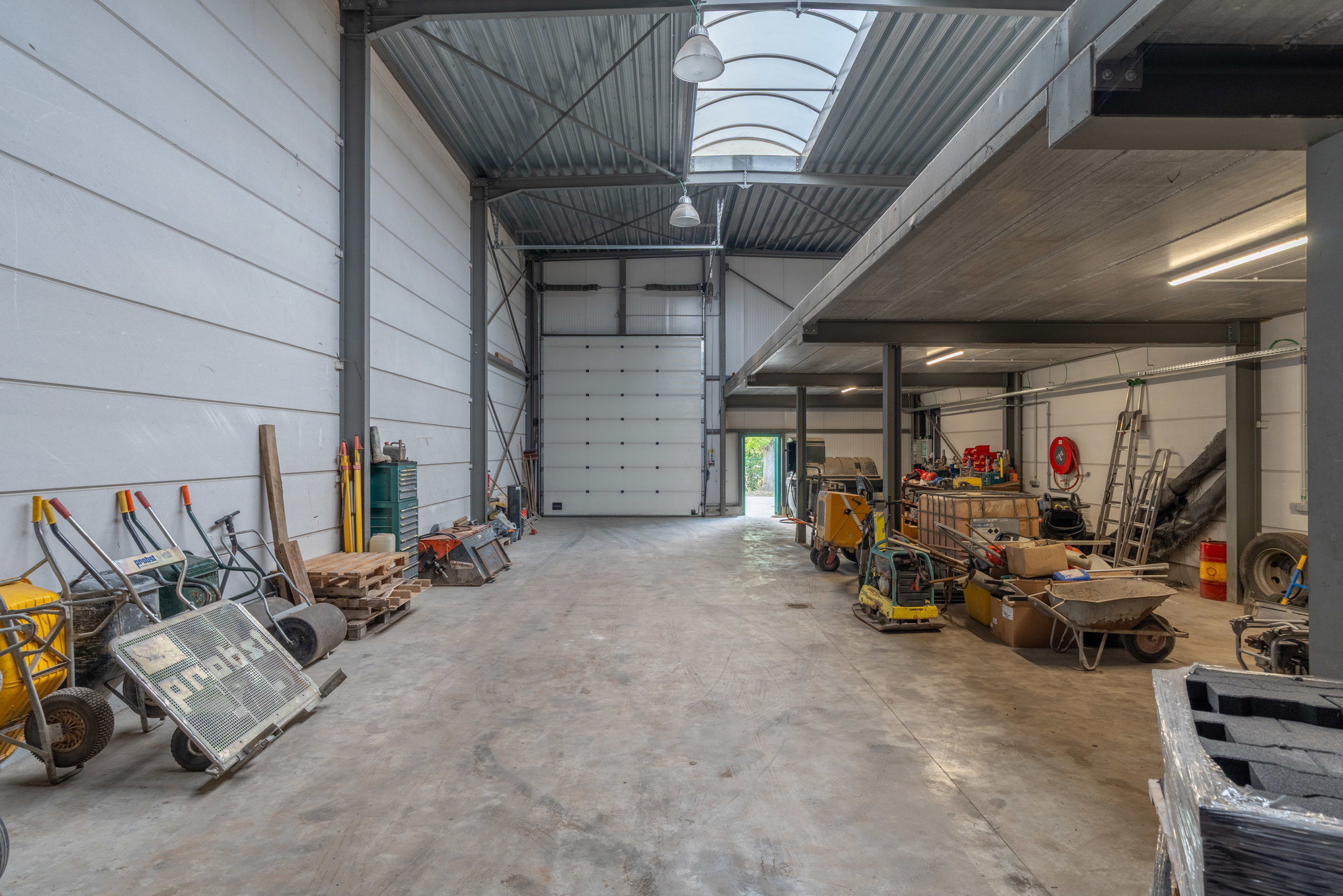 Goedgelegen KMO-unit met autostaanplaats te Lilsedijk Beerse - foto 4