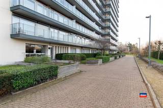 MERKSEM | APPARTEMENT D'UNE CHAMBRE À COUCHER AVEC TERRASSE | SITUÉ AU QUATRIÈME ÉTAGE | EPC ... |Aménagement comme suit : hall d'entrée avec placard...