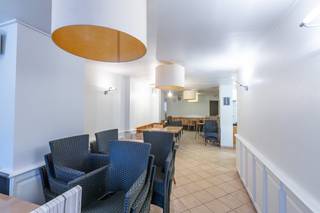 Uitzonderlijk aanbod: Zeer ruim handelspand op absolute topligging op de Zeedijk tegenover het Casino. In dit pand werd...