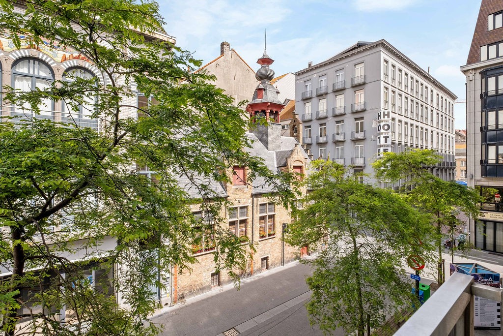 Centraal gelegen verhuurd 2-slaapkamerappartement - foto 1