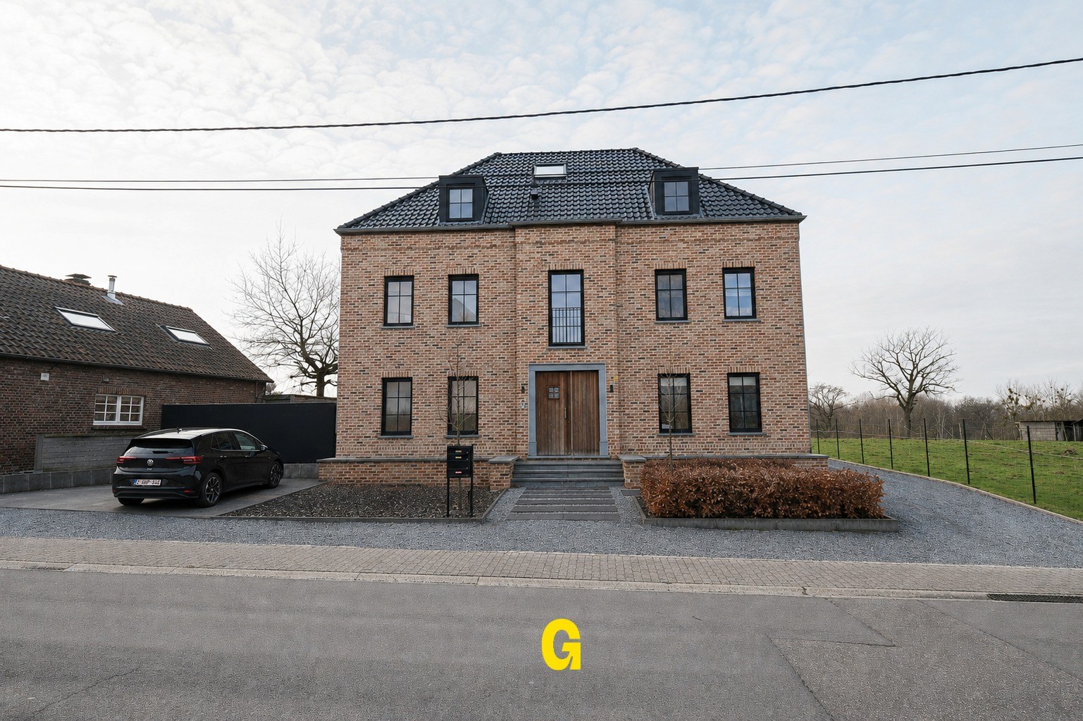 Knap afgewerkt gelijkvloersappartement met 2 slaapkamers, ruim terras en tuintje met tuinberging - foto 2
