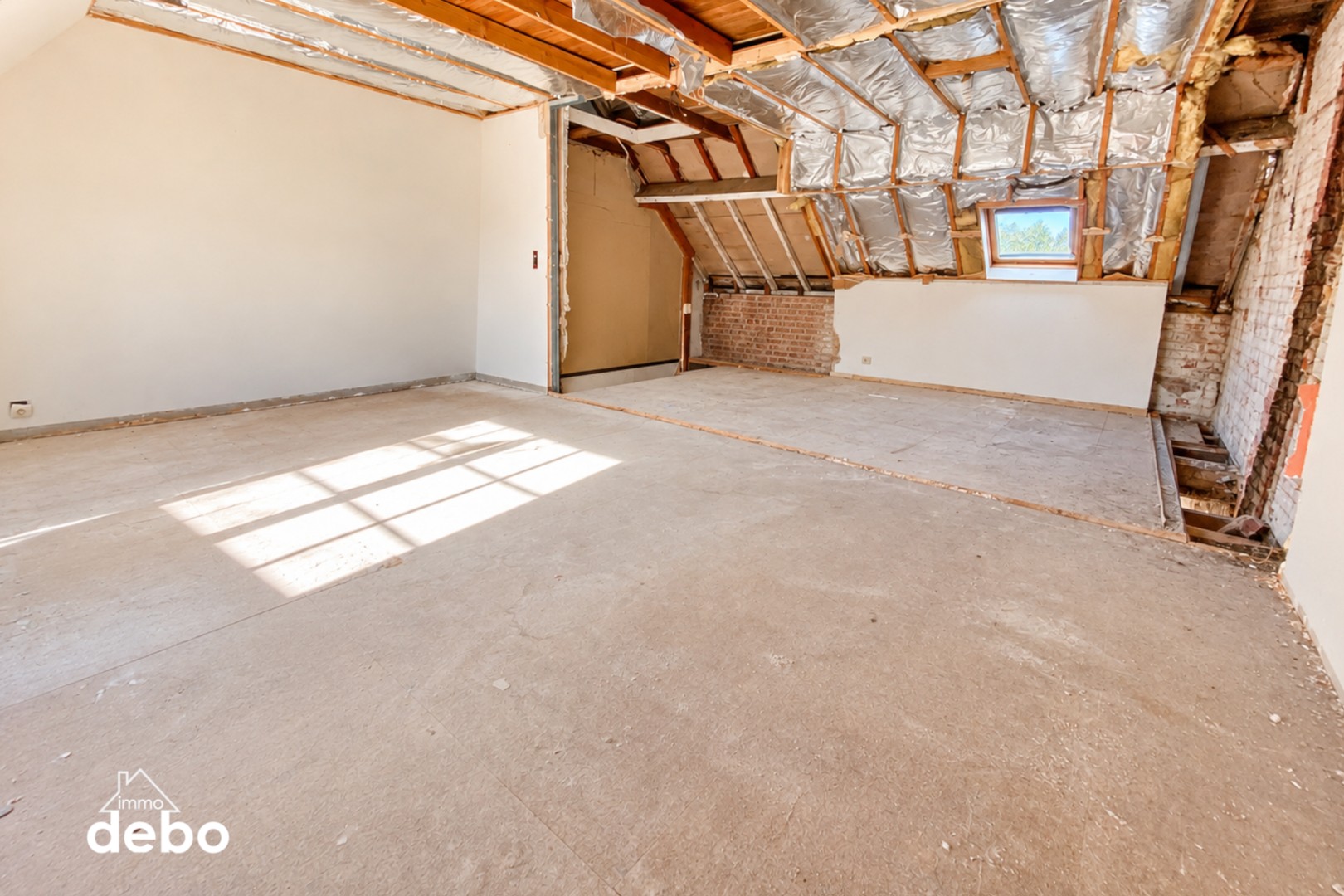 Ideaal gelegen te renoveren rijwoning op wandelafstand van het centrum Zwevegem met de nodige bijhorende plannen - photo 5