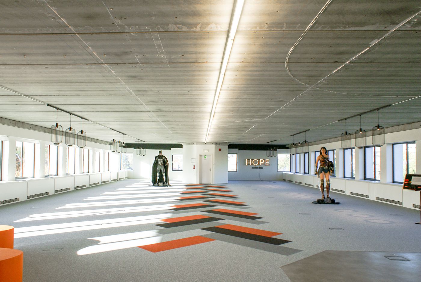 Bureaux modernes de 1.056 m² à un emplacement de choix près de l'autoroute A12 - photo 1