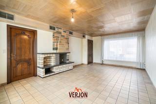 Deze woning bevindt zich op een perceel van 281m2 in de buurt van onder andere bakkerij, slagerij, een warenhuis, lagere school en openbaar...