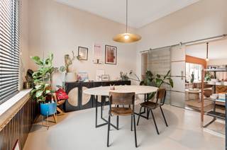 Karaktervolle woning met tuin en multifunctioneel bijgebouwIn een autoluwe straat in het centrum van Wommelgem bevindt zich deze statige woning met...