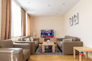 <p><span>HOBOKEN | INCOME-GENERATING PROPERTY COMPRISING 4 APARTMENTS | Layout as follows: ground floor: two-bedroom ground-floor apartment | 91 m² | EPC 297 | rented for 700 EUR per month. First floor: one-bedroom apartment | 70 m² | EPC 256 | rented for 750.00 EUR per month. One-bedroom apartment | 58 m² | EPC 393 | rented for 550.00 EUR per month. Second and third floors: four-bedroom duplex apartment | 122 m² | EPC 536 | not rented. </span></p>