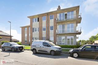 Gelegen op de tweede verdieping van een kleinschalig gebouw zonder lift vindt u dit lumineus appartement met veel potentieel. Dit appartement is...