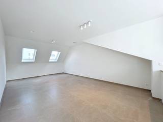 Aménagement du 4e étage : - Entrée avec toilettes invités- espace de vie confortable- cuisine entièrement équipée, équipée de tous les appareils-...