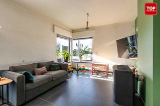 In een rustige en aangename woonwijk bevindt zich deze verzorgde halfopen bebouwing.Deze energetisch te optimaliseren woning beschikt over een ruime...