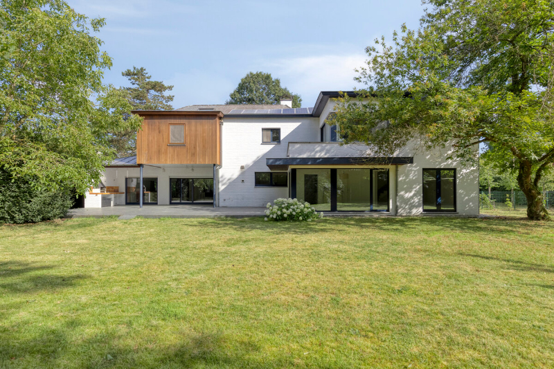 Villa met bewoonbare oppervlakte van 350m2 prachtig en rustig gelegen op perceel van 18a14 nabij het centrum van Bonheiden. - foto 5