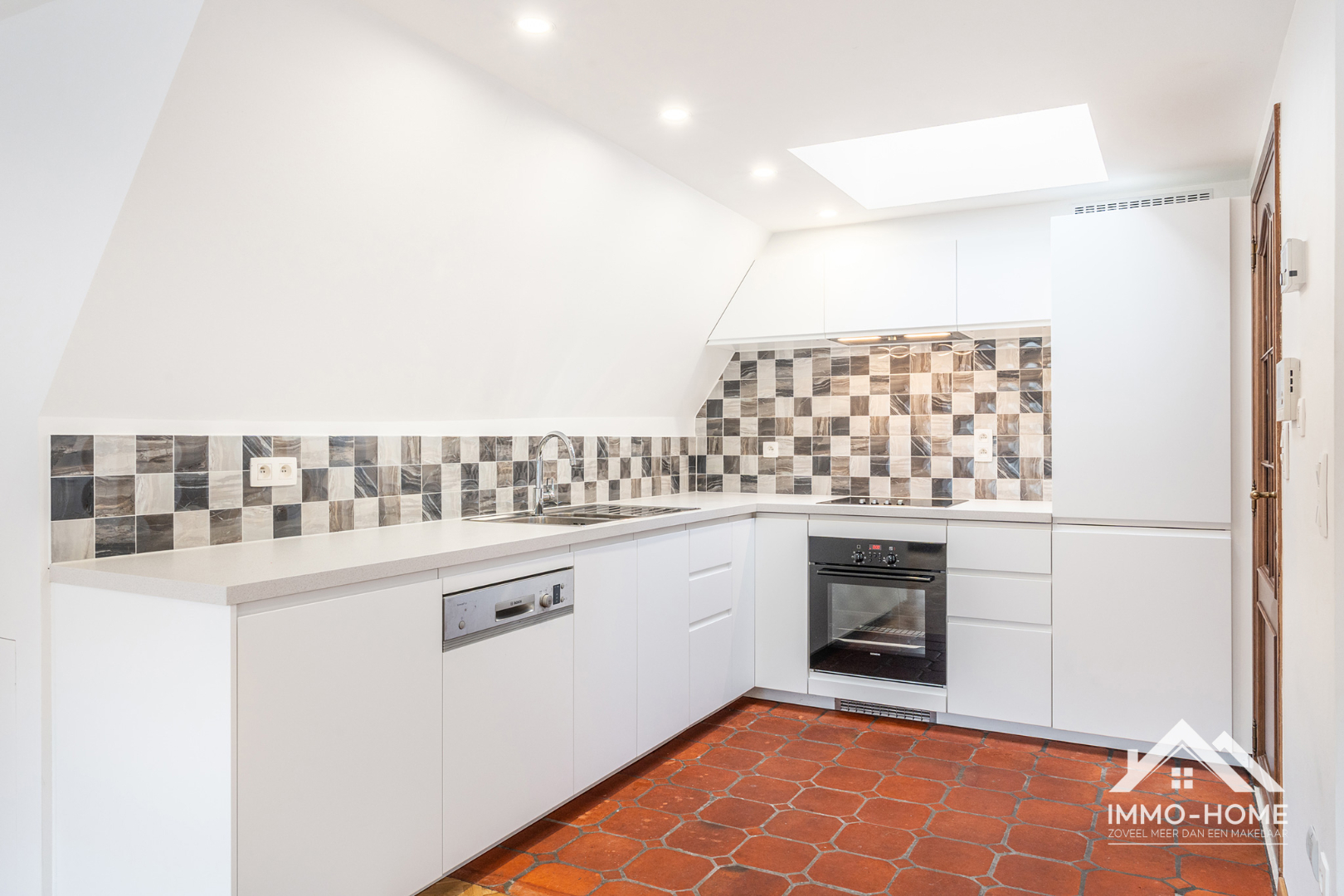 Instapklare duplex met ruim terras in hartje Lokeren - foto 5