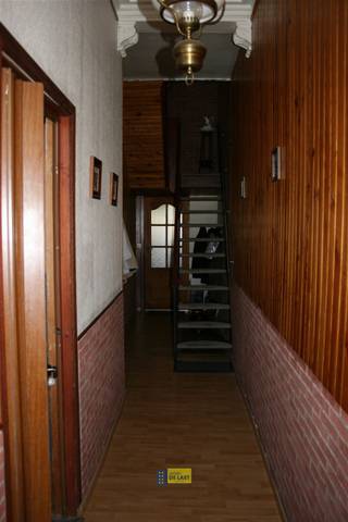 Ingrijpend te renoveren woning , gelegen aan de Zwaantjes,  op wandelafstand van centrum Hoboken/Kiel waar zich de nodige faciliteiten...