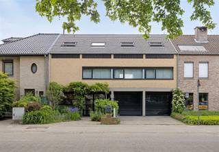 RUIME, KWALITATIEVE EN LUMINEUZE WONING (VOORHEEN DOKTERSWONING) 307M² MET 4 SLAAPKAMERS, GROTE PRAKTIJK OF KANTOORRUIMTE, BUREAU, DUBBELE GARAGE...
