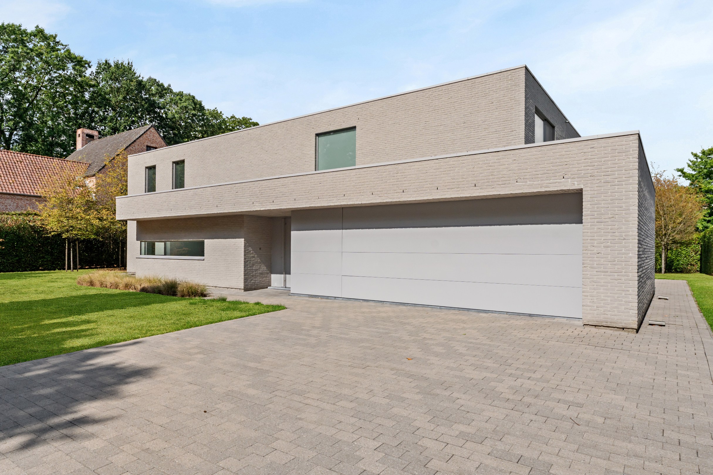 Villa moderne et économe en énergie sur 1 750 m². - photo 4
