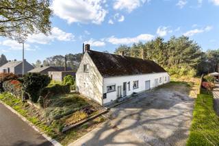 Unieke te renoveren karaktervolle langgevelhoeve uiterst rustig gelegen op een perceel 15a60ca te Oostham. Belangrijkste troeven:- Uiterst rustige...