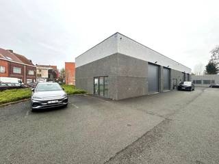 Recent magazijn te koop, gelegen in een kleinschalig en goed bereikbaar industriepark aan de Striemenbergstraat.Dankzij de vlotte verbinding met de...