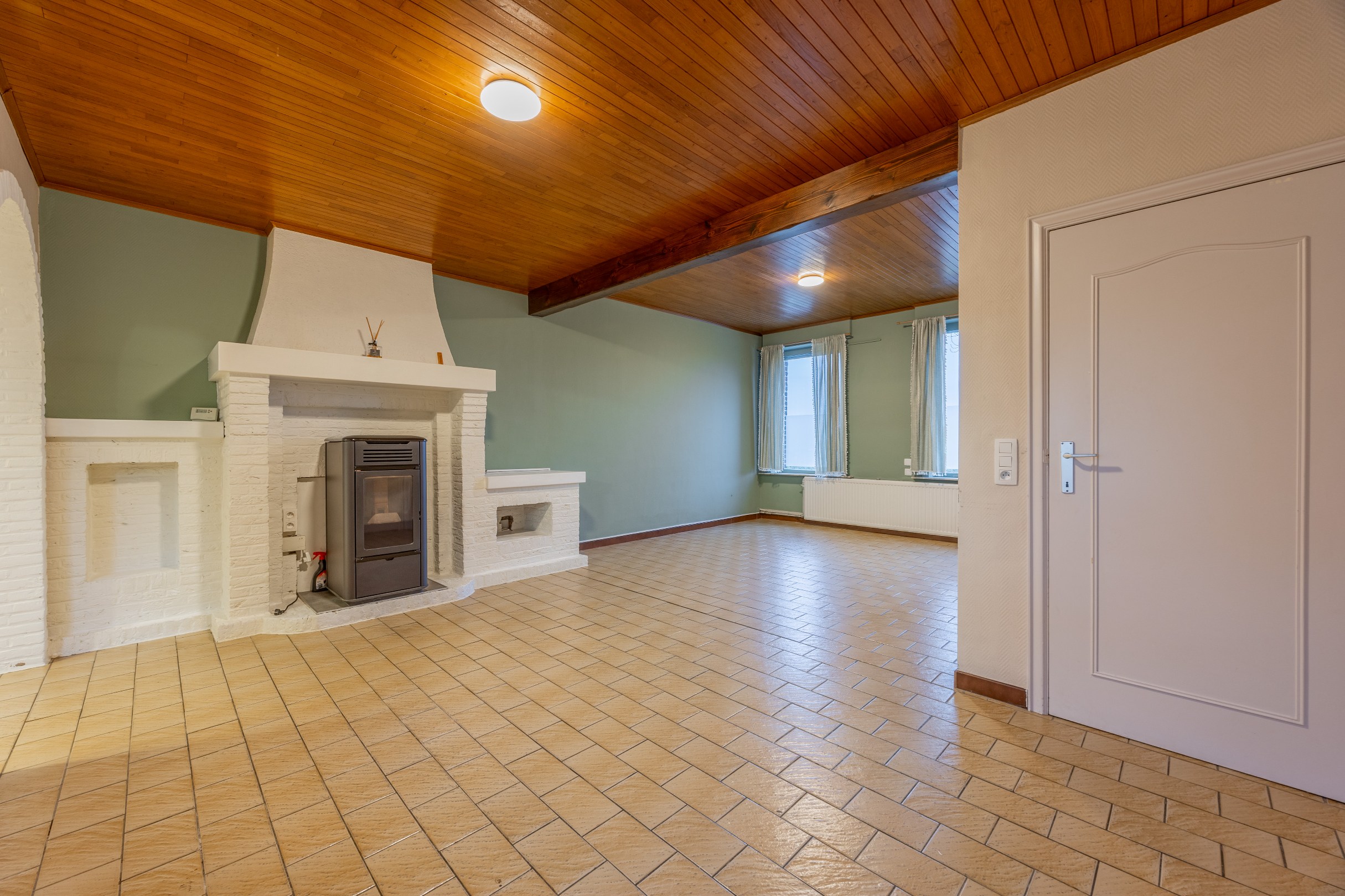 RUIME WONING MET TUIN EN UITWEG - foto 3