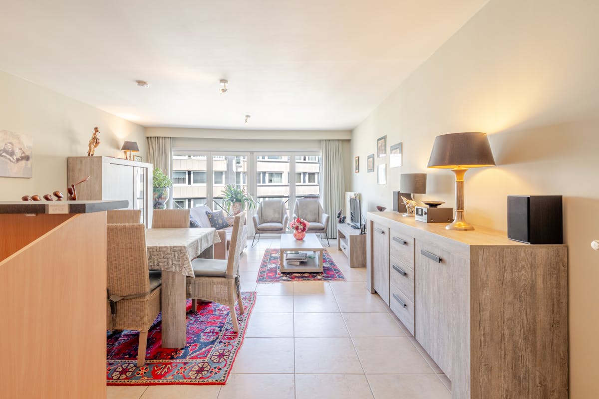 Ruim 2-slaapkamer appartement met zonnig terras te Oostende - foto 4