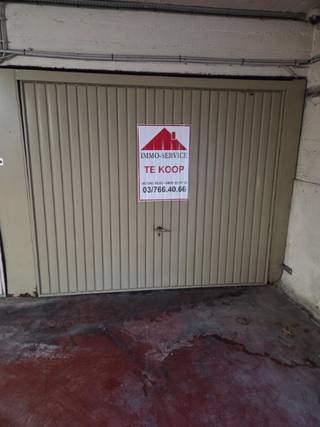 GARAGE IN BLOK 3 KON FABIOLAPARK1 STE GARAGE RECHTS AAN INRIJ ...