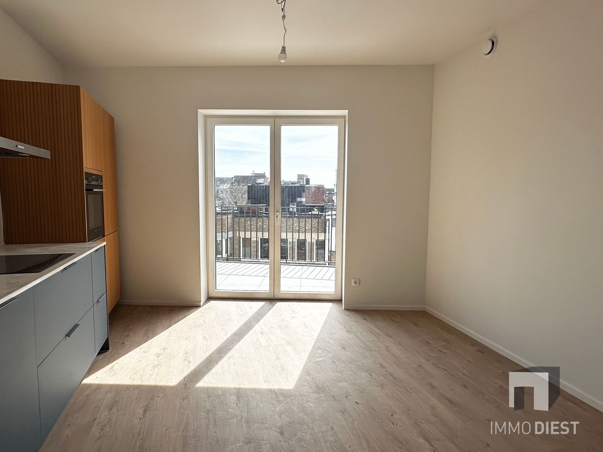 Knap appartement met terras en 2 slpks - centrum Diest - veel lichtinval - foto 2