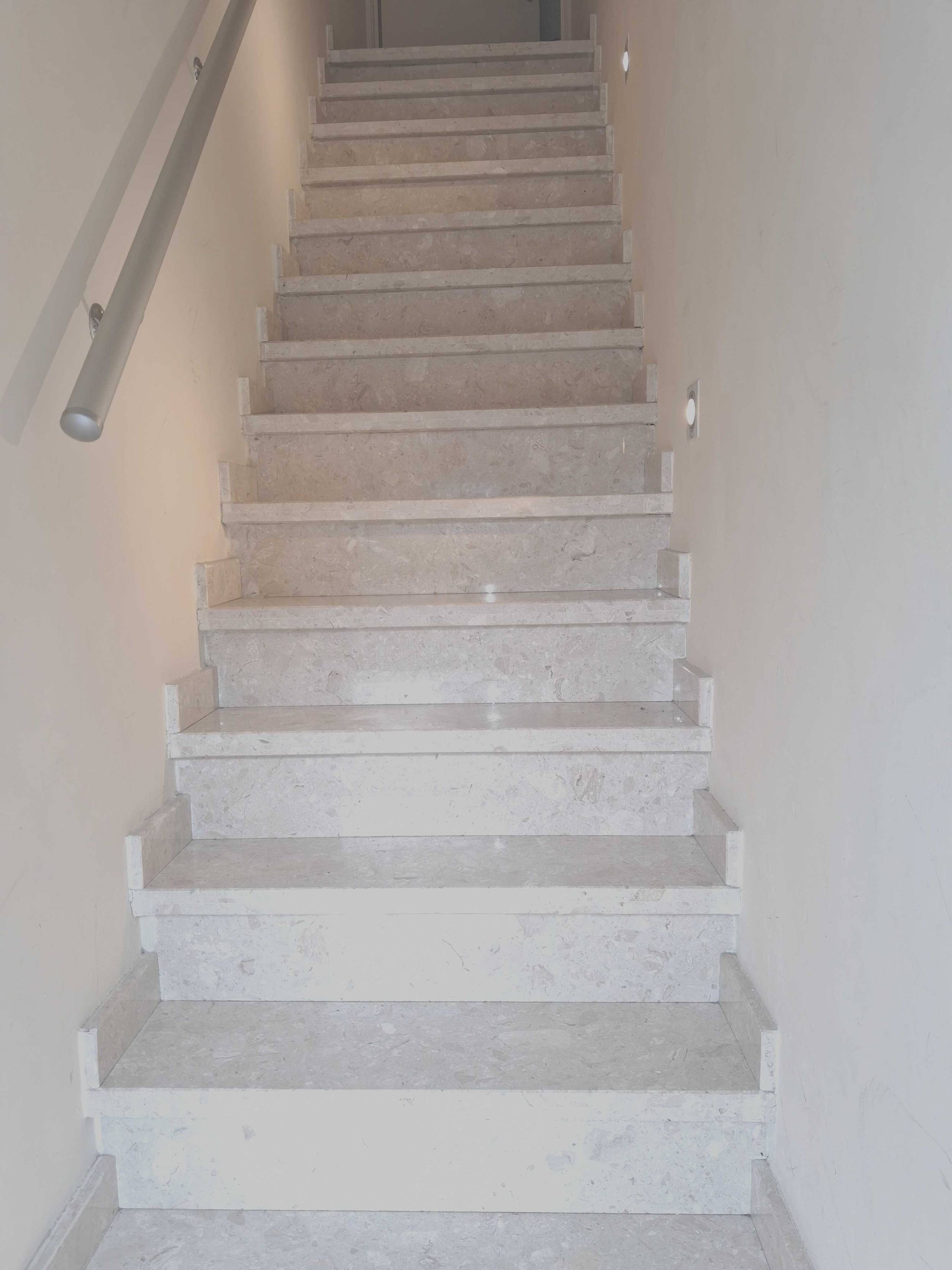 Appartement te koop in Genk met 3 slaapkamers - foto 2