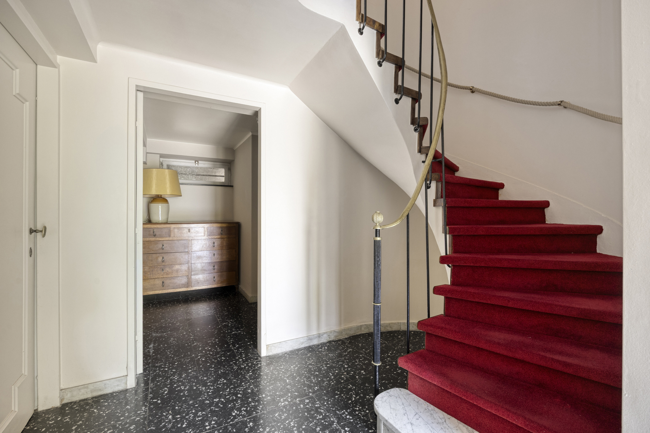 Authentieke villa met 3 kamers, garage en prachtige tuin! - foto 4