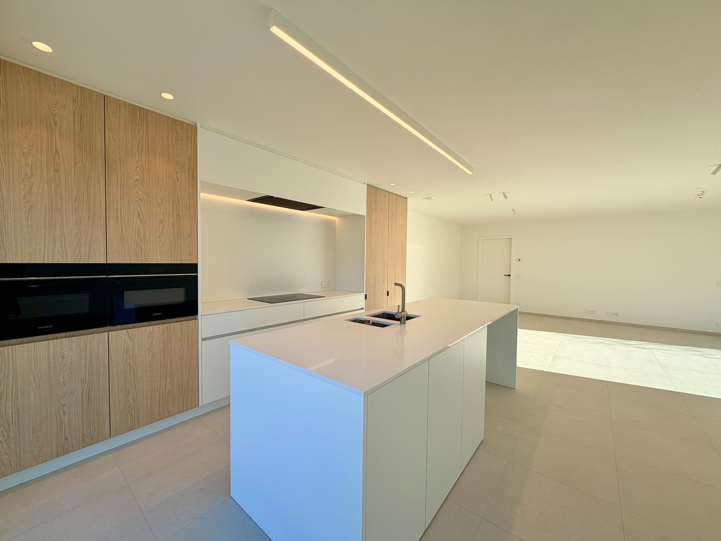 Halfopen nieuwbouwwoning op ruim perceel te centrum Tielt! - foto 5