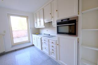 Duplex appartement in de omgeving van Bokrijk.Dit ruime duplex-appartement is gelegen op de Hasseltweg 400 te Genk, vlak bij rotonde van Bokrijk, op...