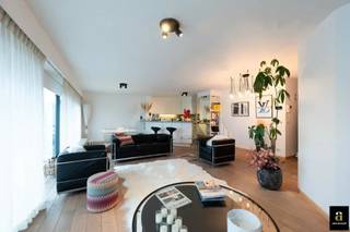 Te huur – Ruim en lichtrijk appartement op topligging aan de LippenslaanDit ongemeubeld appartement is ideaal gelegen aan de zonnige zijde van de...