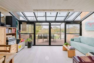 <p><span>GERAARDSBERGEN - </span></p><p><span> </span></p><p><span>Discover this spacious family home with authentic charm and five full bedrooms in the center of Geraardsbergen. Centrally located in the Buizemontstraat with stores, restaurants and public transport within walking distance. Furthermore, the house enjoys a very pleasant outdoor space consisting of two terraces, landscaped with artificial grass, vegetable garden, garden shed and is easily connected to walking and cycling routes.</span></p><p><span> </span></p><p><span>The main assets in a nutshell: </span></p><ul><li><span>Spacious living volume</span></li><li><span>Pleasant covered and heated terrace</span></li><li><span>Magnificent view of the Dender with its marina</span></li><li><span>Future proof: solar panels and heat pump</span></li><li><span>Equipped with air conditioning's</span></li><li><span>Practical full basement</span></li><li><span>Open kitchen with high quality Miele appliances</span></li></ul><p><span> </span></p><p><span> </span></p><p><span>Layout: </span></p><p><span>Ground floor: Spacious entrance hall with stained-glass window, cozy living room with gas fireplace, sitting area and dining room, open kitchen with built-in appliances, second dining room and sitting area overlooking the garden, heated south-west facing terrace with awning, separate guest toilet and access to the very spacious basement</span></p><p><span>Second floor: landing, two bedrooms with fitted wardrobes, bathroom with washbasin, toilet and bath with shower</span></p><p><span>Second floor: landing, two full size bedrooms</span></p><p><span>Third floor: finished attic room accessible via fixed staircase with possibility of creating an additional bathroom</span></p><p><span> </span></p><p><span>Interested? Contact Axel Lenaerts estate agents for more info or a site visit via <span>Laurens@axellenaerts.be</span></span><span> or 09 245 24 24</span></p>