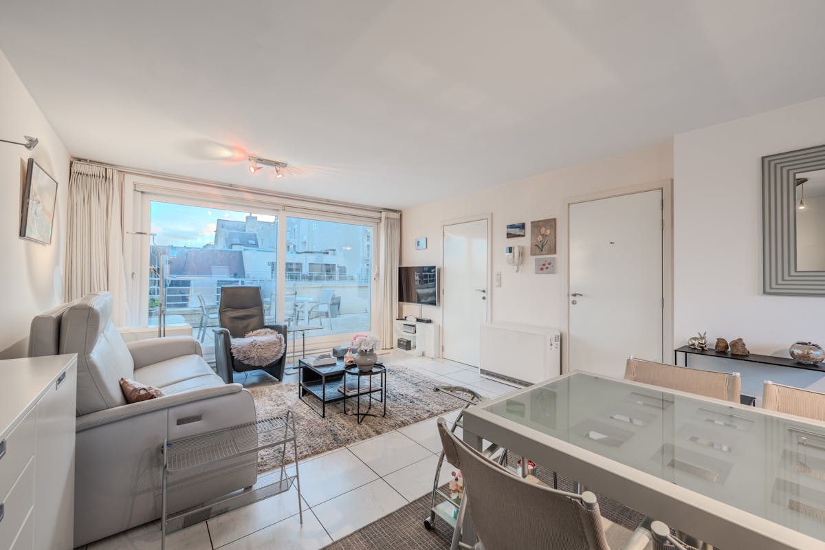 Prachtig appartement met ruime terrassen en zijdelings zeezicht! - foto 4