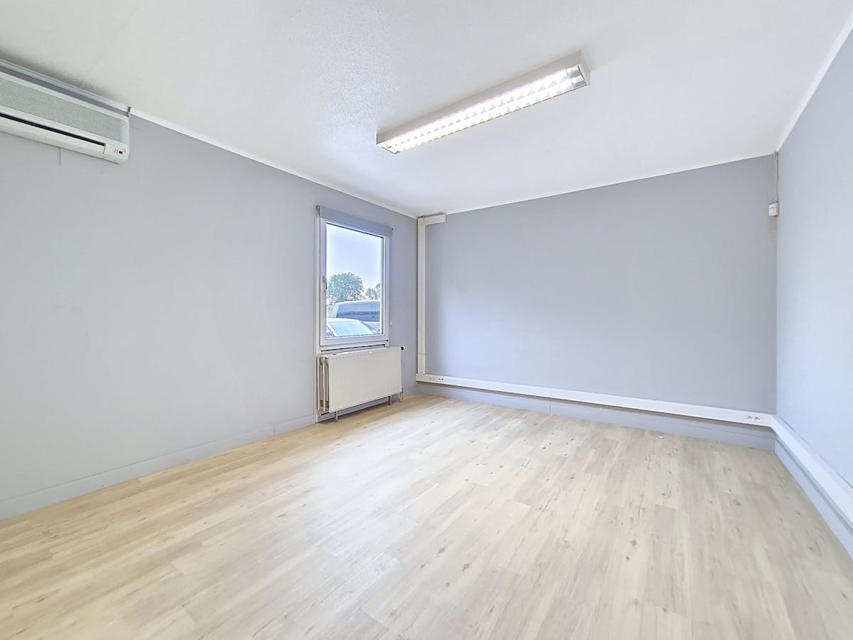 Kantoor (ca. 246 m²) te huur aan de R4 te Gent - foto 5