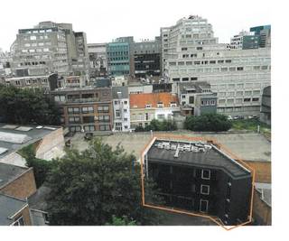 Modern gerenoveerd kantoorgebouw, bestaande uit drie verdiepingen en kelder.Airco, verwarming, toiletten, doucheruimte aanwezig.De maandelijkse...