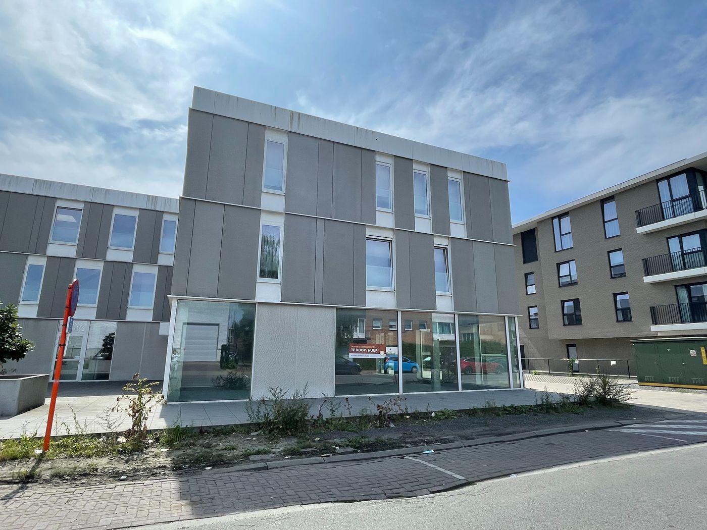 250 m² espace commerciale de qualité le long de la Chaussée de Mons à vendre - photo 1