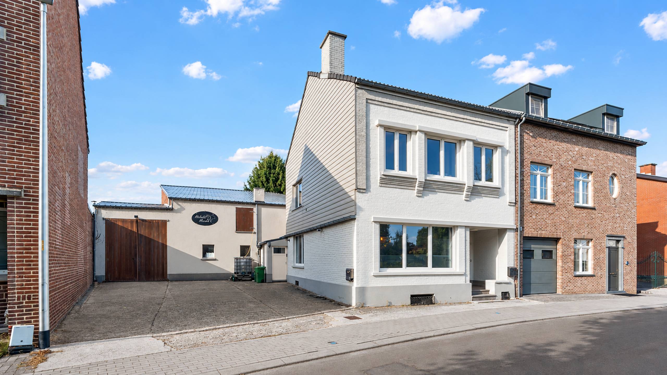 RIEMST - Woning met aparte studio, loods en stalling - foto 1