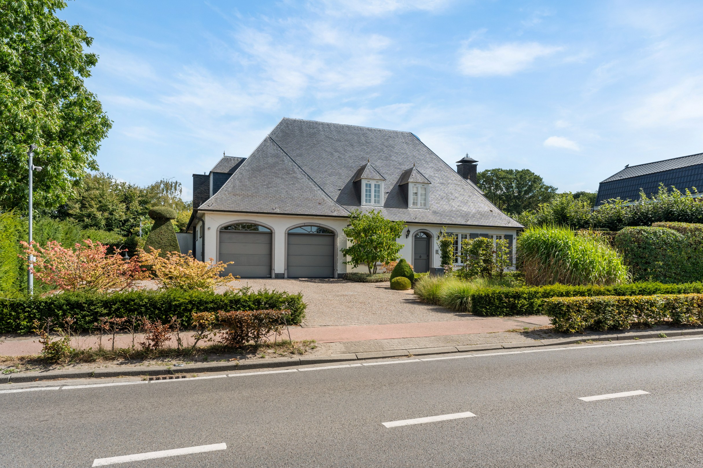 Ruime gezinswoning met uitbreidingsmogelijkheden te Hoogstraten! - foto 3