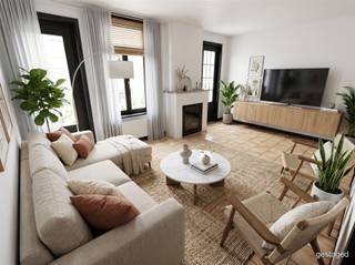<p>Cette maison d'angle est située à proximité du centre-ville et bénéficie d'un accès facile.</p><p>Au rez-de-chaussée se trouve un salon avec coin repas, qui communique avec une cuisine séparée entièrement équipée. Il y a également une salle de bains équipée d'une douche et d'un lavabo, ainsi que des toilettes séparées. À l'avant du bâtiment se trouve une pièce meublée comme une chambre à coucher, mais qui peut également servir de salle de séjour supplémentaire. À l'arrière de la maison se trouve une cour de ville, qui offre un espace extérieur pratique avec un entretien limité.<br />L'étage supérieur comprend deux grandes chambres, qui conviennent comme chambre principale et chambre d'enfant, chambre d'amis ou espace de bureau. La propriété a une base solide, mais offre des possibilités de modernisation selon vos propres goûts et besoins. Chauffage central au gaz récent.<br />En raison de son emplacement central, de son agencement pratique et de son potentiel d'investissement, cette propriété est particulièrement intéressante pour les débutants, les chercheurs de rénovation ou les investisseurs.<br />Elle est actuellement bien louée.</p><p>Label EPC D et donc pas d'obligation de rénovation !</p><p>Info light : Vg, Pg, Gmo, Gvkr, vv P-score : A, G-score : A Ceci n'est pas une offre, toutes les informations sont sous réserve d'erreurs ou de changements. Les surfaces sont indicatives.</p>