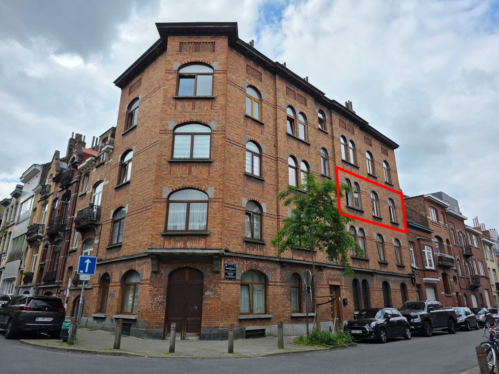 Te renoveren appartement op de 2de verdieping - foto 1