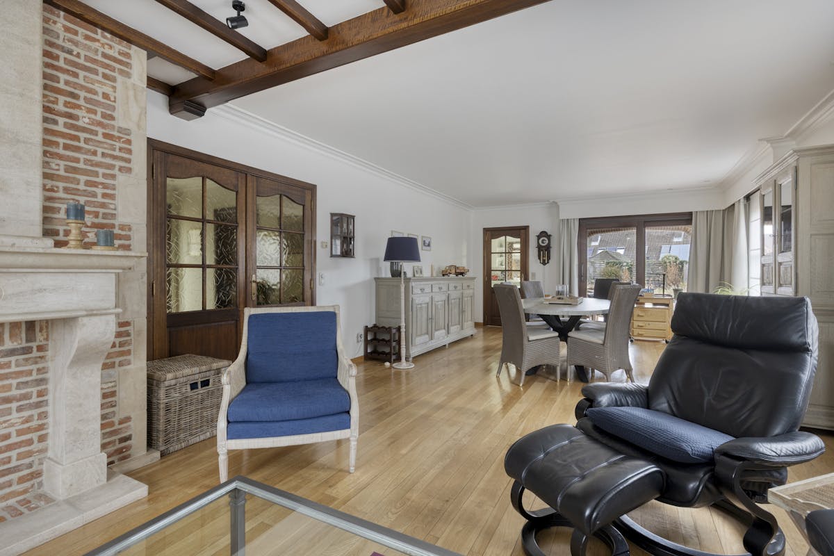 Bungalow bien entretenu et bien situé avec grand garage et grenier - photo 3