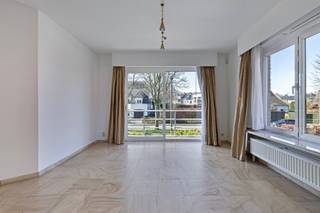 Elsdonk!Riant villa-appartement van ca 200m² op toplocatie met 4 slaapkamers - 2 badkamers en EXTRA veel lichtinval, terrassen, dubbele garage en...