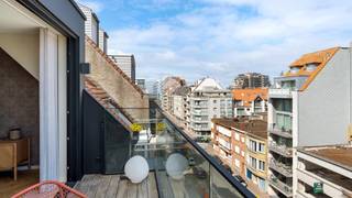 Exclusief te koop: Uitzonderlijk duplex penthouse van 125 m² in residentie William, een recent en stijlvol gebouw uit 2020, ideaal gelegen in...