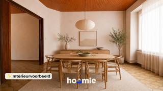 Ben je op zoek naar een betaalbare woning die je volledig naar eigen smaak kunt moderniseren? Dan biedt deze woning in het groene Oud-Vucht heel wat mogelijkheden.<br /><br />De woning ligt in een rustige straat, omringd door groen en toch op slechts enkele minuten van winkels, scholen en andere dagelijkse voorzieningen. Met een bewoonbare oppervlakte van circa 130 m², drie slaapkamers, een vernieuwde badkamer, tuin en garage is hier alvast een praktische basis aanwezig.<br /><br />Troeven van de woning<br /><br />3 slaapkamers<br />Vernieuwde badkamer<br />Tuin<br />Garage achter de woning<br />Perceel van 3 are<br />Rustige ligging in het groene Oud-Vucht<br />Winkels, scholen en voorzieningen vlot bereikbaar<br /><br />Ook langs achter bereikbaar<br /><br />Hoewel het om een gesloten bebouwing gaat, zijn zowel de tuin als de garage bereikbaar via een achterliggende servitudeweg. Bijzonder praktisch voor de wagen, fietsen, tuinmateriaal of eventuele verbouwingswerken.<br /><br />Technische informatie<br /><br />EPC-label E: 460 kWh/m² per jaar<br />Renovatieverplichting van toepassing<br />Dubbele beglazing<br />Centrale verwarming op stookolie<br />Ondergrondse stookolietank<br /><br />De woning vraagt verdere modernisering, maar biedt daardoor net de mogelijkheid om de inrichting en afwerking volledig af te stemmen op je eigen woonstijl. De vernieuwde badkamer vormt alvast een mooie start.<br /><br />Een interessante opportuniteit voor starters, jonge gezinnen of renovatieliefhebbers die op zoek zijn naar een betaalbare woning met drie slaapkamers, buitenruimte en een garage.<br /><br />Interesse? Neem gerust contact op voor meer informatie of een bezoek ter plaatse.<br /><br />De eventuele visualisaties zijn uitsluitend bedoeld ter inspiratie en tonen een mogelijke toekomstige inrichting of afwerking.