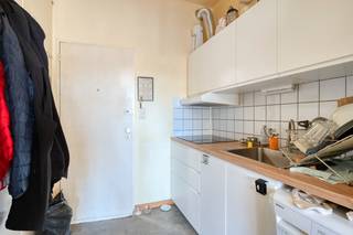 Ontdek deze instapklare en recent gerenoveerde studio op de Plantin Moretuslei, achter de hoek van het bruisende Zurenborg. Dankzij de...