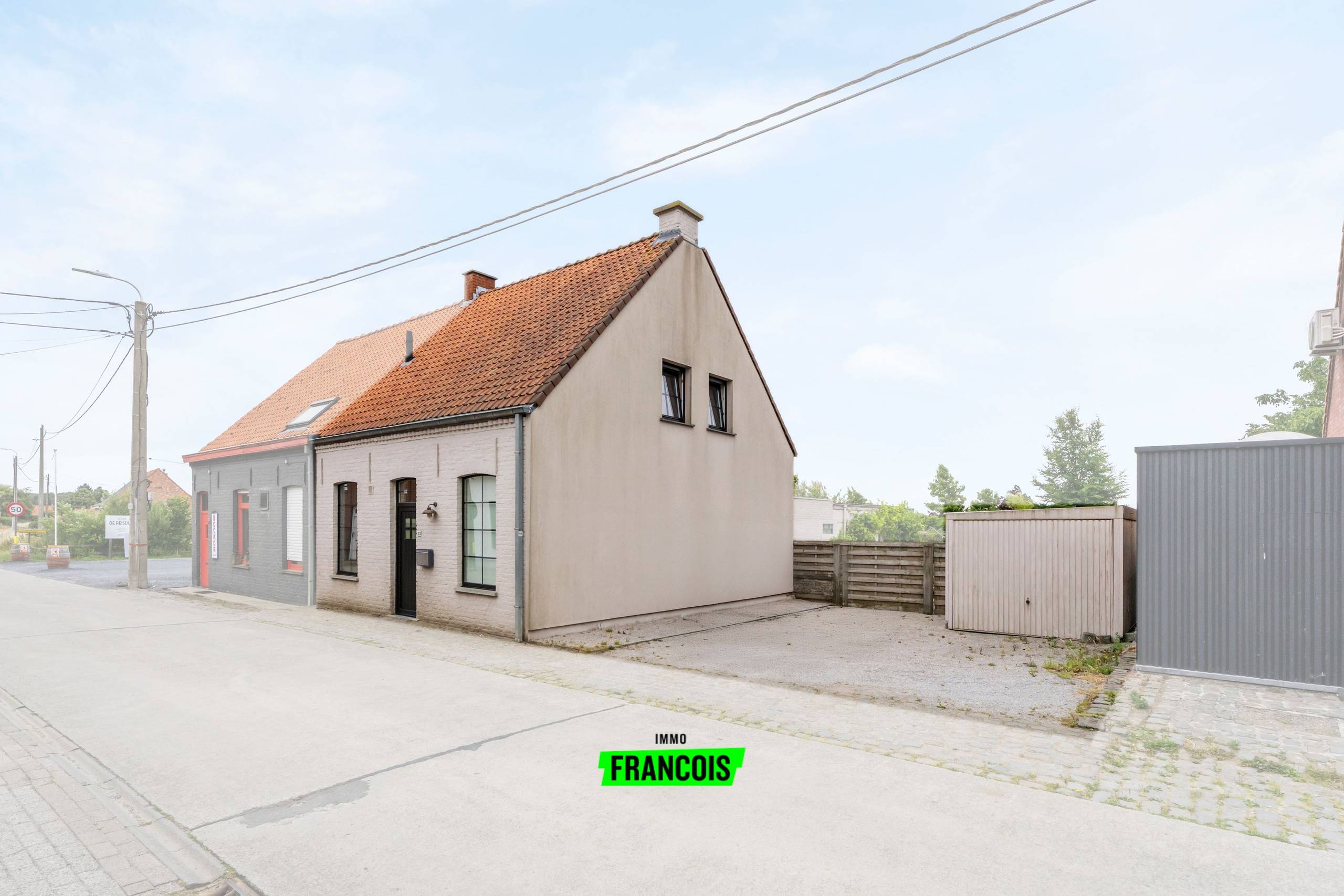Woning met 2 slaapkamers in Oostnieuwkerke te koop - foto 2