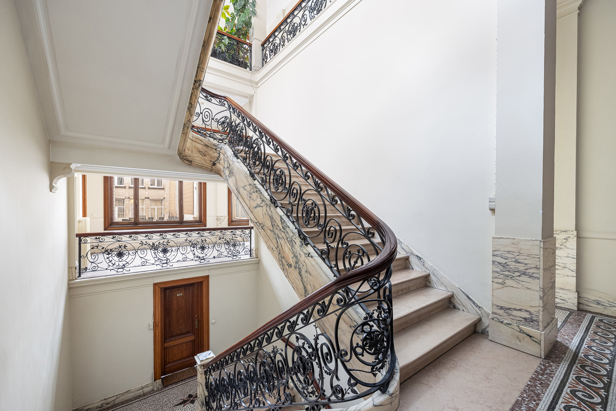 ANTWERPEN - Majestueus karaktervol appartement - foto 5