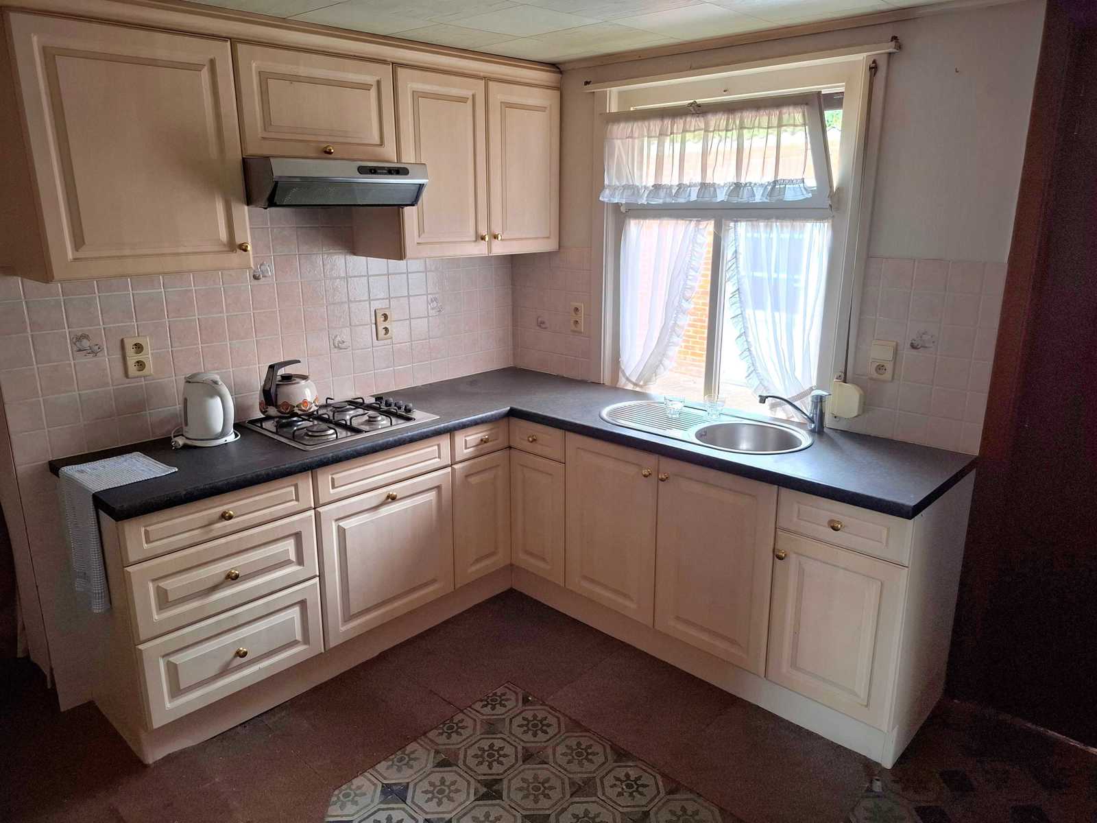 Te renoveren woning met veel potentieel op een perceel van 2003 m² - foto 5
