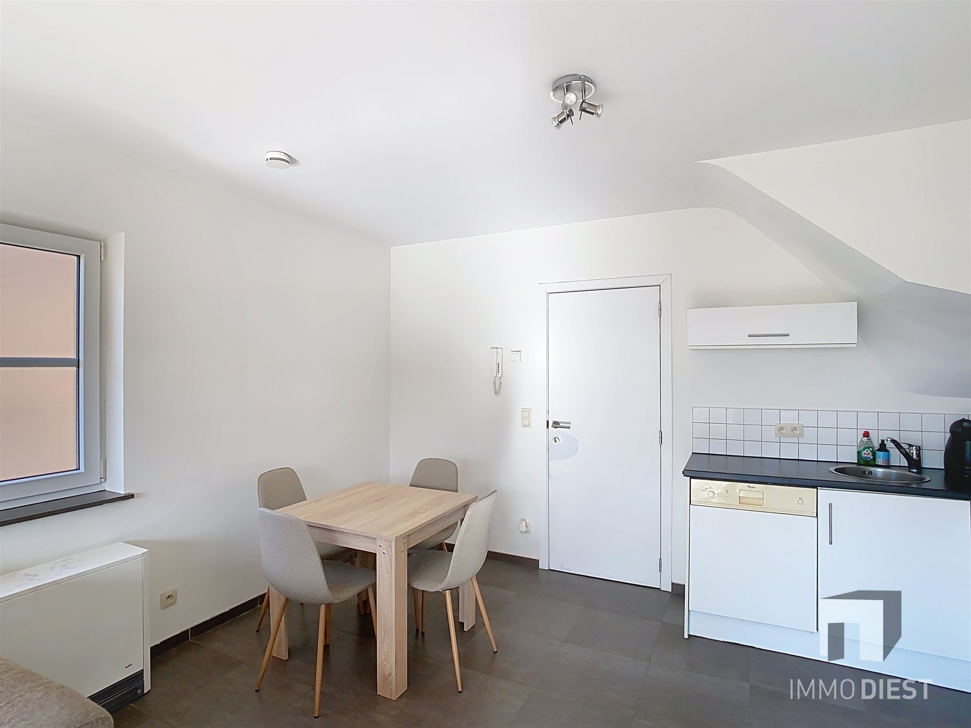 Ruim en energiezuinig duplexappartement (100 m²) met zonnig terras in Schaffen - foto 5