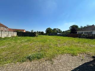 In Tongeren staat deze half open bebouwing te koop op een perceeloppervlakte van 496.00 vierkante meter. De grond waarop het huis staat, is...